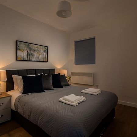 شقة Bright & Modern Flat In The Heart Of Reading. كافرشام المظهر الخارجي الصورة